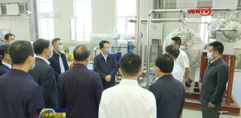 吉林省委書(shū)記景俊海到氫能公司PEM制氫研發(fā)制造基地調(diào)研.jpg 吉林省委書(shū)記景俊海到氫能公司PEM制氫研發(fā)制造基地調(diào)研.jpg