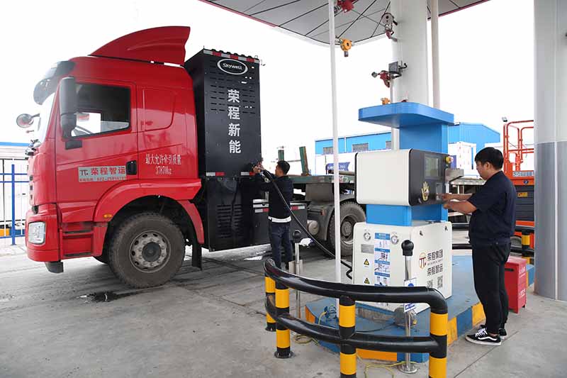 津門氫能重卡滿月,零碳環(huán)保成果登頂.jpg 津門氫能重卡滿月,零碳環(huán)保成果登頂.jpg