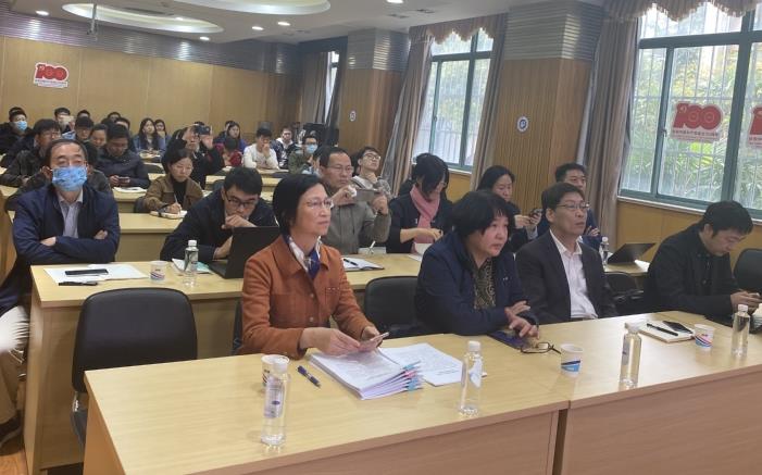 上海神力、億氫科技有限公司專家應(yīng)邀到華東理工大學(xué)化工學(xué)院作學(xué)術(shù)報(bào)告.jpg 上海神力、億氫科技有限公司專家應(yīng)邀到華東理工大學(xué)化工學(xué)院作學(xué)術(shù)報(bào)告.jpg