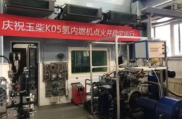 玉柴發(fā)布了中國第一臺商用車燃?xì)浒l(fā)動機(jī).jpg 玉柴發(fā)布了中國第一臺商用車燃?xì)浒l(fā)動機(jī).jpg