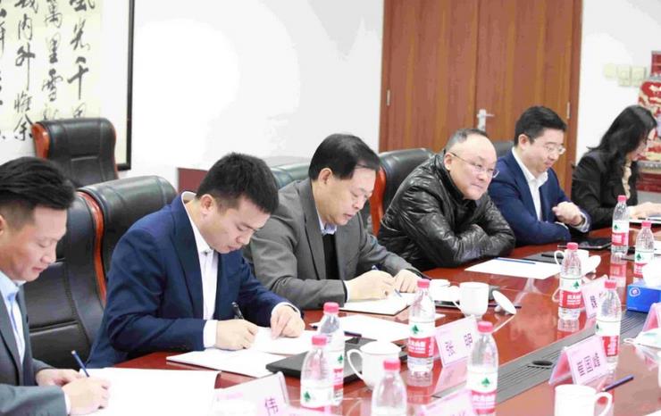 大慶市領(lǐng)導(dǎo)赴氫促會調(diào)研，與產(chǎn)業(yè)鏈龍頭企業(yè)代表座談交流.jpg
