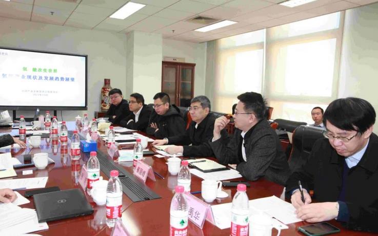 大慶市領(lǐng)導(dǎo)赴氫促會調(diào)研，與產(chǎn)業(yè)鏈龍頭企業(yè)代表座談交流.jpg