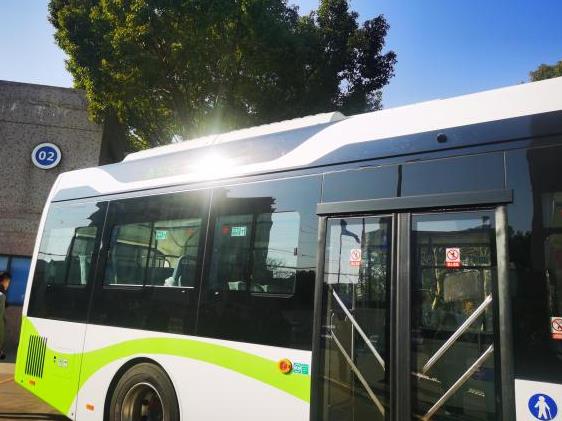 上海將陸續上線覆蓋嘉定、奉賢、金山、臨港的31輛氫燃料公交車.jpg 上海將陸續上線覆蓋嘉定、奉賢、金山、臨港的31輛氫燃料公交車.jpg