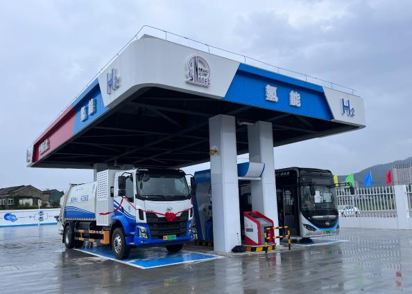 加氫站開業、氫能船交付,舟山首個“海上氫島”逐漸成形.jpg 加氫站開業、氫能船交付,舟山首個“海上氫島”逐漸成形.jpg