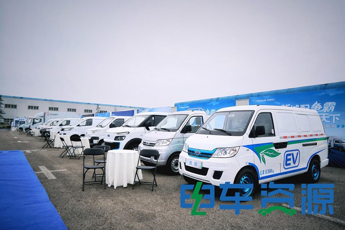 19 現(xiàn)場展車_副本 700.jpg