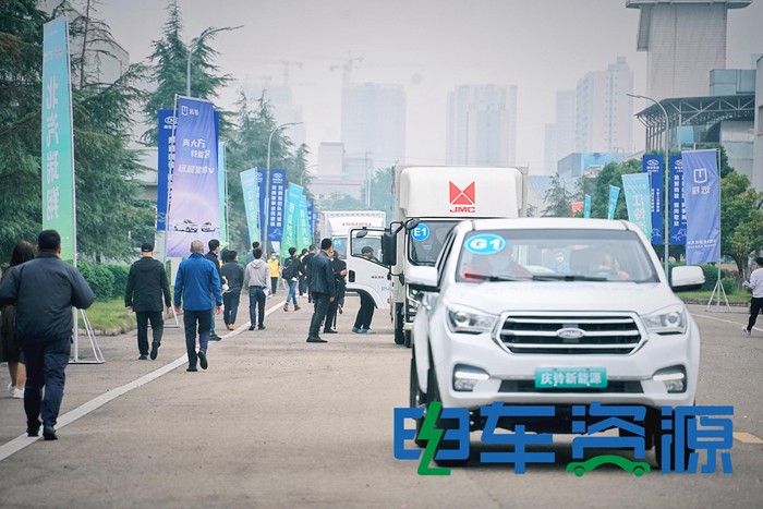 14 試乘試駕4_副本 700.jpg