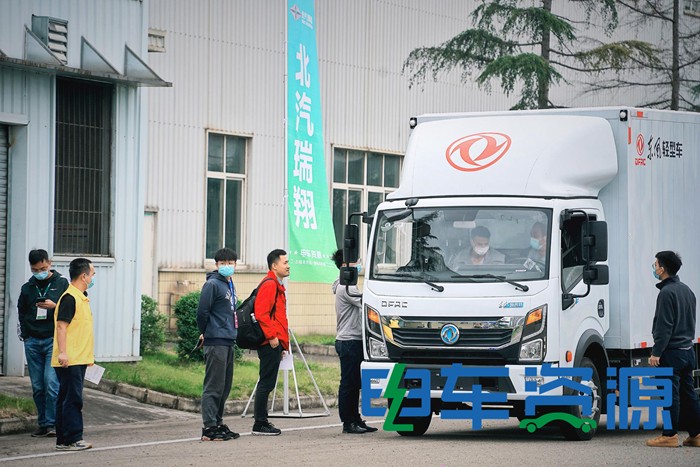 15 試乘試駕5_副本 700.jpg