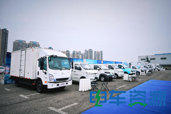 20 現(xiàn)場展車2_副本 700.jpg