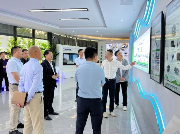 武漢市郵政管理局黨組書記、局長宮世成調(diào)研湖北氫動力.jpg