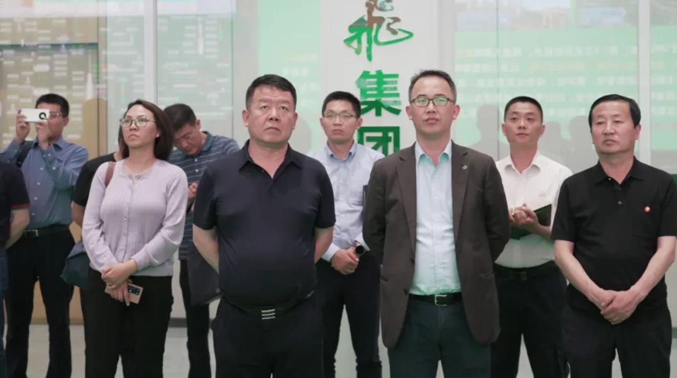 鵬飛集團攜手上海電氣,氫能產(chǎn)業(yè)合作駛入快車道.jpg 鵬飛集團攜手上海電氣,氫能產(chǎn)業(yè)合作駛入快車道.jpg