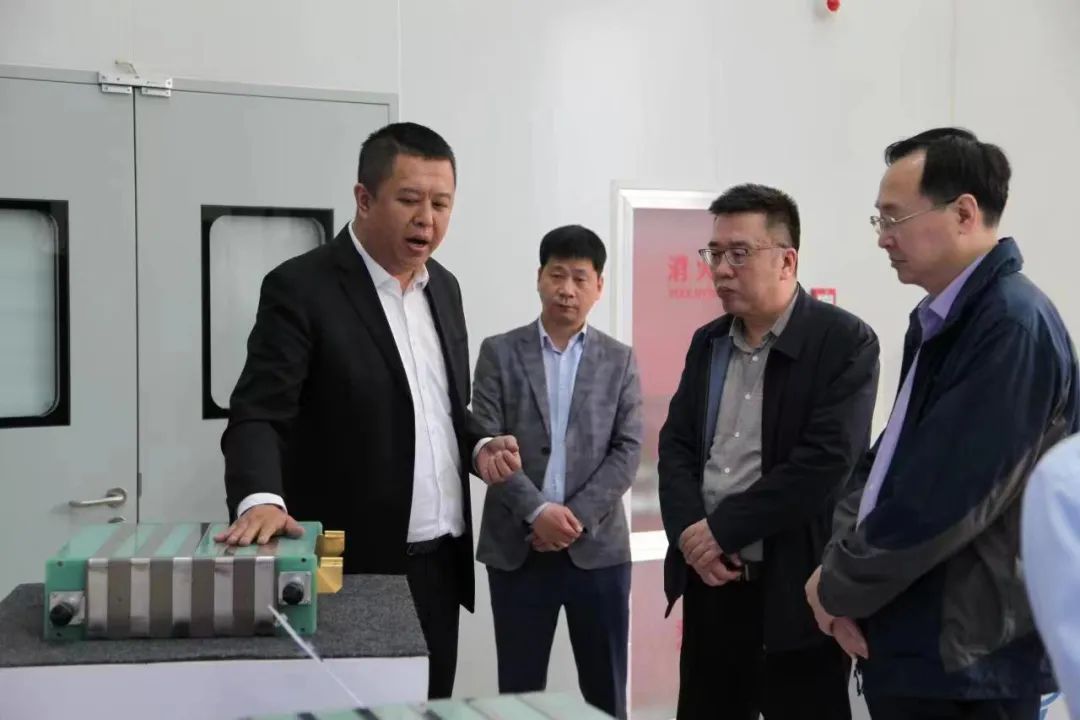 北京市科委領(lǐng)導赴大同新研調(diào)研.jpg 北京市科委領(lǐng)導赴大同新研調(diào)研.jpg