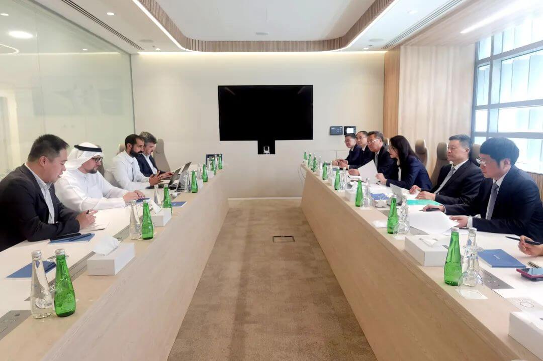 俞培根一行在阿布扎比訪問了阿布扎比未來能源公司和阿布扎比國家石油鉆井公司.jpg