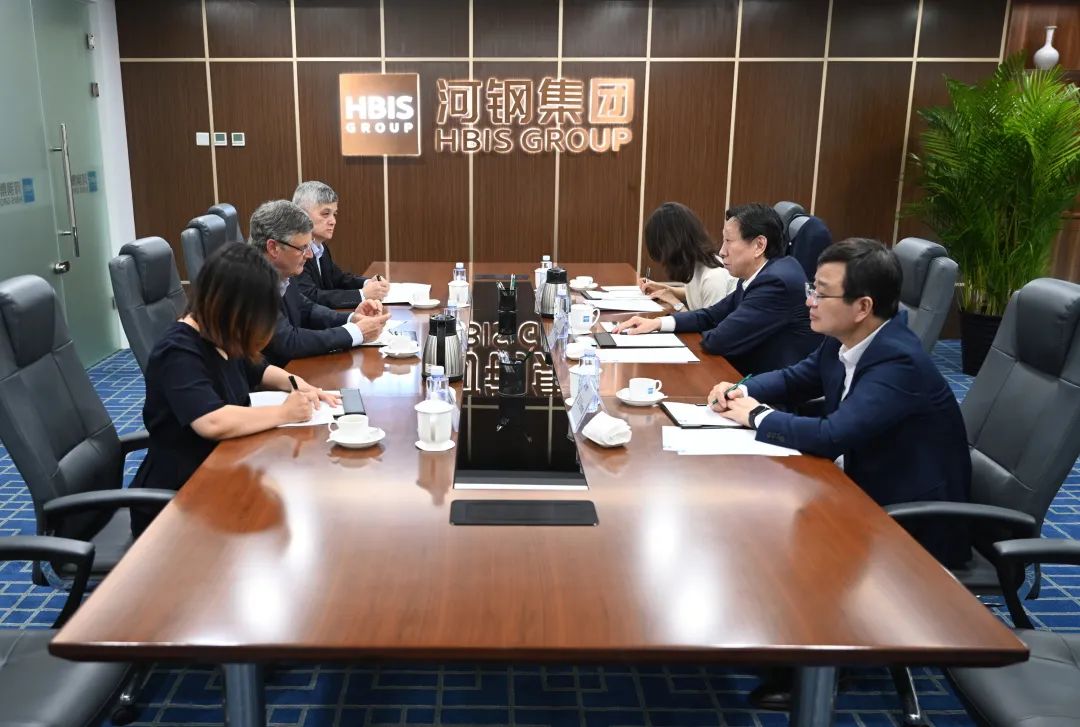 河鋼集團董事長于勇會見世界鋼鐵協會總干事,深入探討鋼鐵行業綠色低碳發展.jpg