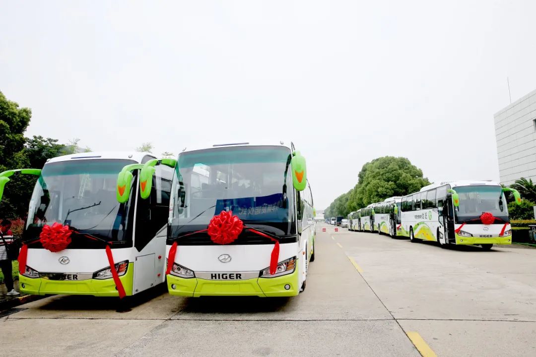 新研氫能向北京市場(chǎng)報(bào)道,與蘇龍、趕趟合作首批氫能大巴交付.jpg
