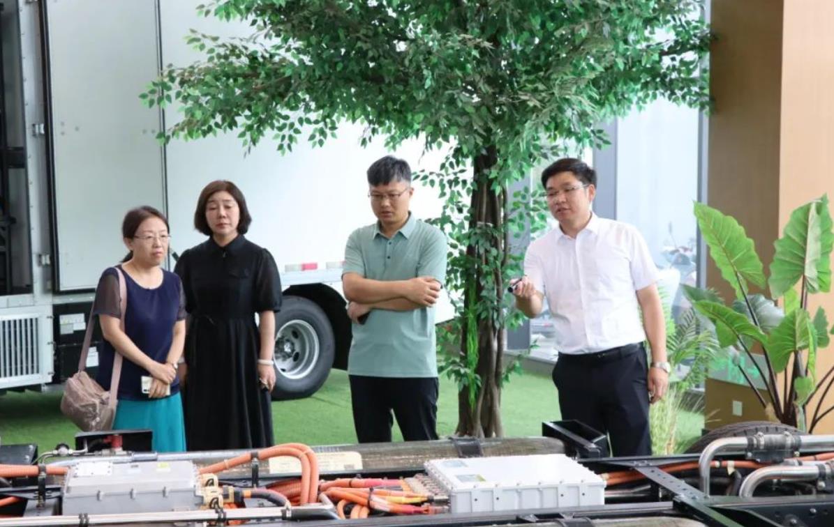河南省工信廳汽車工業處副處長張玉棟一行蒞臨氫沄新能源調研-2.jpg