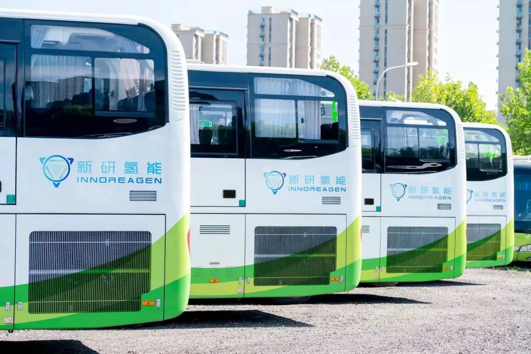 發車!新研氫能助推北京經開區首批20臺氫能客車商業化運營-4.jpg