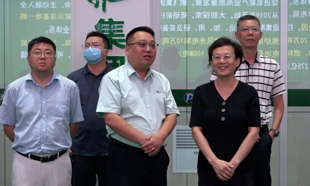 西安市政協(xié)副主席邢欣蒞臨鵬飛調(diào)研氫能產(chǎn)業(yè)鏈建設(shè)1.jpg
